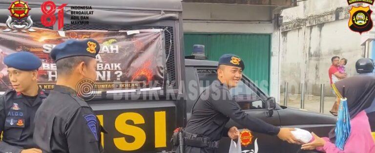 Jumat Berkah Batalyon B Pelopor Brimob Polda Sumsel, Bagikan Nasi Kotak untuk Warga Lubuklinggau