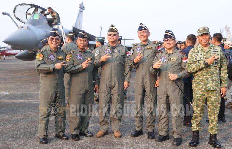 Kasad Apresiasi Penerbang Demo Udara HUT ke-81 RI