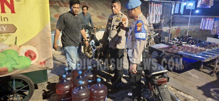 Polsek Jatinegara Amankan Penjual Miras Oplosan di Kolong Flyover Jatinegara