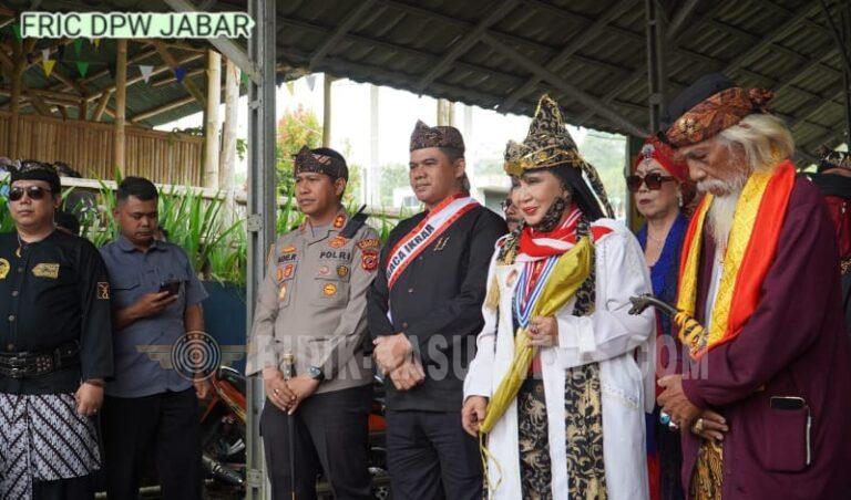 Perkuat Hubungan dengan Tokoh Adat, Kombes Hendra Rochmawan Sabet Galunggung Award 2026
