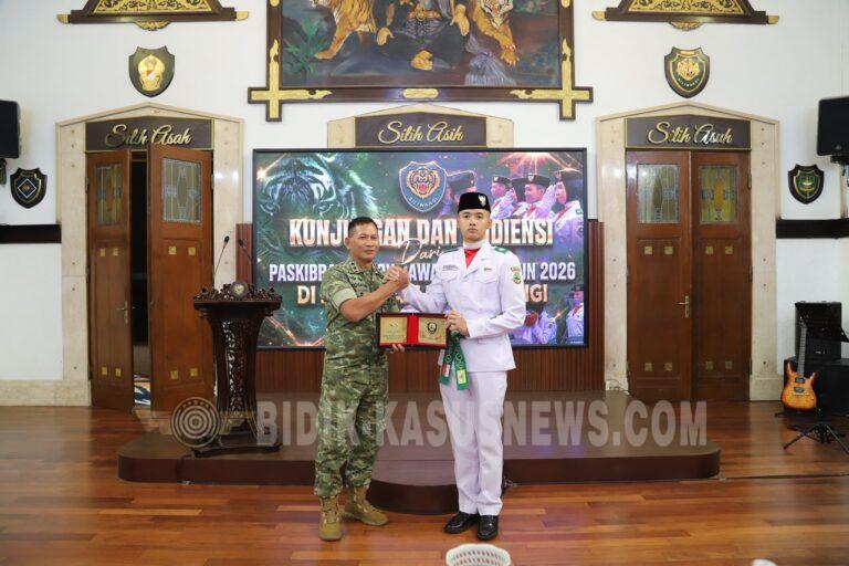 PANGDAM III/SILIWANGI TERIMA KUNJUNGAN DAN AUDIENSI PASKIBRAKA PROVINSI JAWA BARAT TAHUN 2026