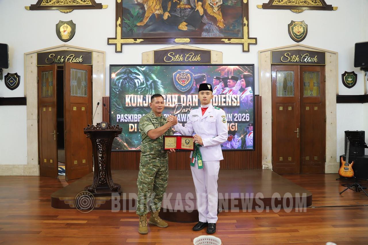 PANGDAM III/SILIWANGI TERIMA KUNJUNGAN DAN AUDIENSI PASKIBRAKA PROVINSI JAWA BARAT TAHUN 2026