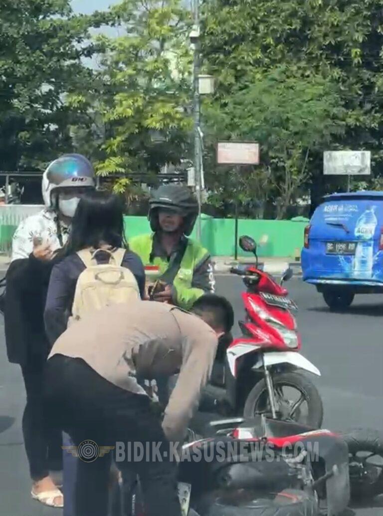 Bripda Kenny Sigap Bantu Korban Kecelakaan di Palembang, Wujud Nyata Brimob Hadir untuk Masyarakat