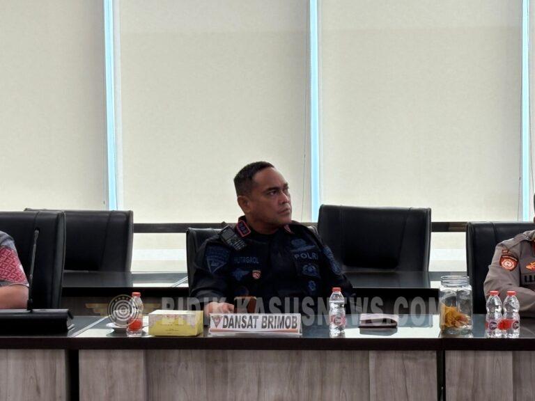DANSAT BRIMOB POLDA SUMSEL DAMPINGI WAKAPOLDA SUMSEL DALAM ZOOM MEETING ANEV PERKEMBANGAN SITKAMTIBMAS TERKINI