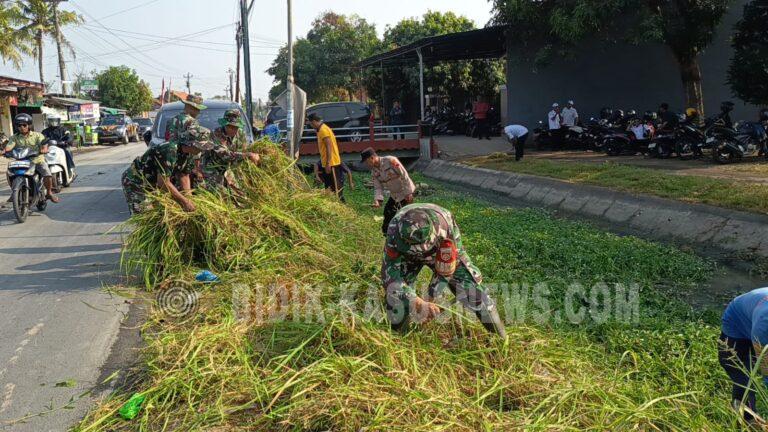 Dandim Pemalang Pimpin Karya Bakti TNI Sambut HUT TNI Ke-81 dan HUT Kodam IV/Diponegoro Ke-76