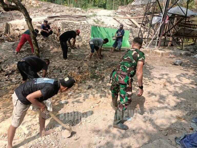 Babinsa Dampingi Pembangunan Sumur Bor, Akses Air Bersih Warga Umbul Kunci Segera Terwujud