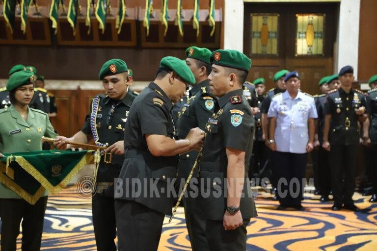 Tradisi dan Sertijab Dandim 0618/Kota Bandung, Pangdam III/Siliwangi Tekankan Penguatan Sinergitas dan Pembinaan Teritorial