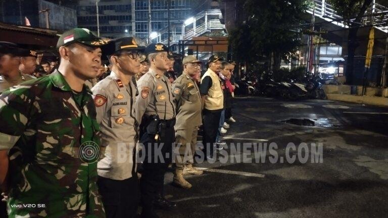Sinergi 4 Pilar Jaga Jatinegara, Kapolsek dan Danramil Pimpin Patroli Malam Bersama