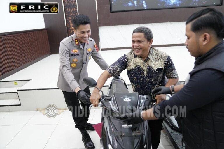 Layani Masyarakat Dengan Respon Cepat, Polisi Kembalikan Barang Bukti Kendaraan Secara Gratis Kepada Pemilik