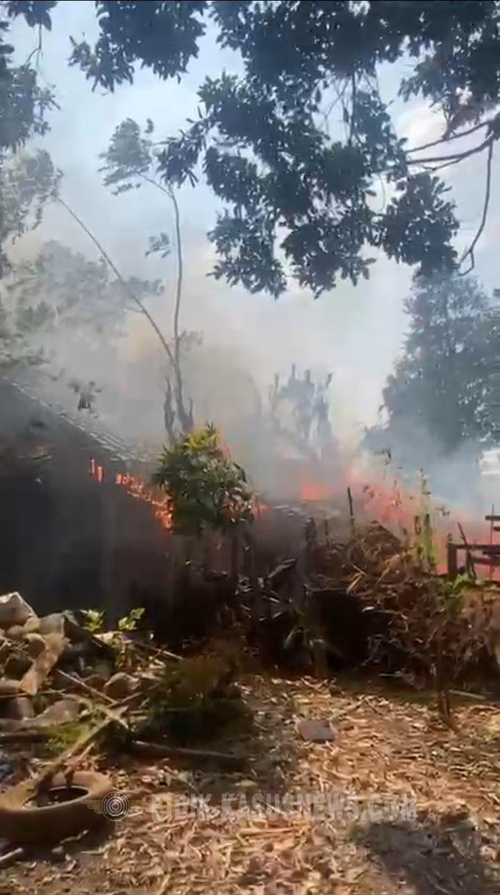 Bakar Sampah Berujung Petaka, Rumah Warga Desa Semingkir Randudongkal Dilalap Api