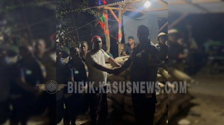 Kapolres Sukabumi Berikan Bantuan 200 Zak Semen, Warga Sukarata Sumberjaya Bergotong Royong Perbaiki Jalan