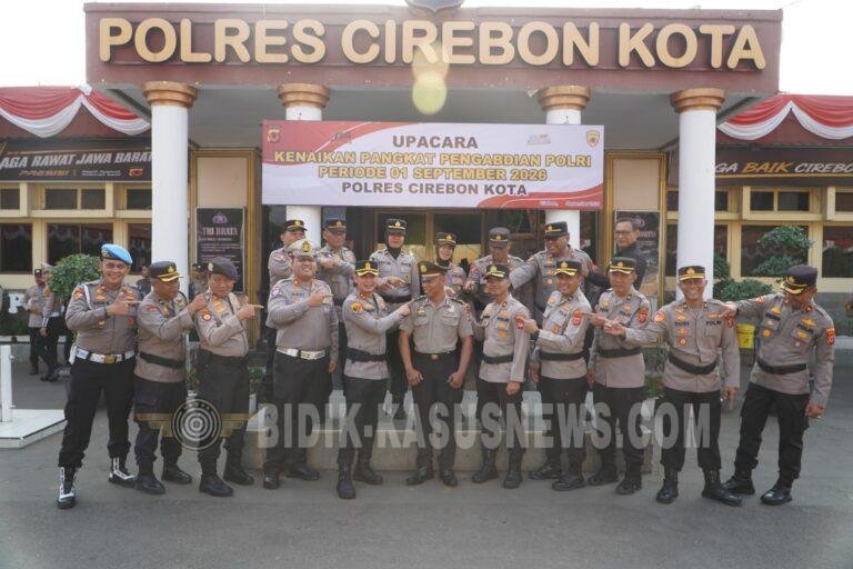 Kapolres Cirebon Kota Apresiasi Pengabdian Dua Personel dalam Upacara Kenaikan Pangkat