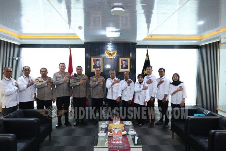Dansat Brimob Polda Sumsel Dampingi Kapolda Sumsel dalam Audiensi Bersama Pengurus Daerah INKANAS