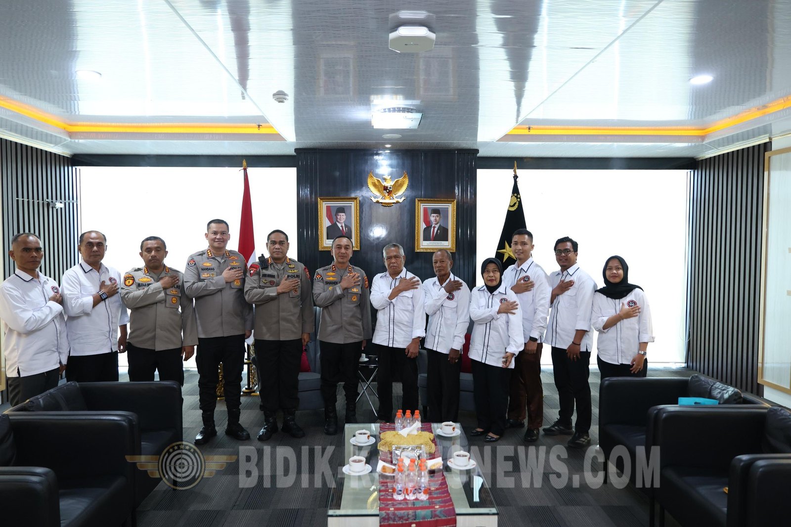 Dansat Brimob Polda Sumsel Dampingi Kapolda Sumsel dalam Audiensi Bersama Pengurus Daerah INKANAS