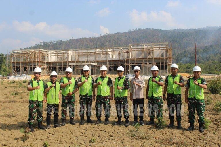 Tim II Itjen Kemhan Tinjau Langsung Progres Pembangunan Mako Brigif TP 28/Bari Fola di Kota Maba