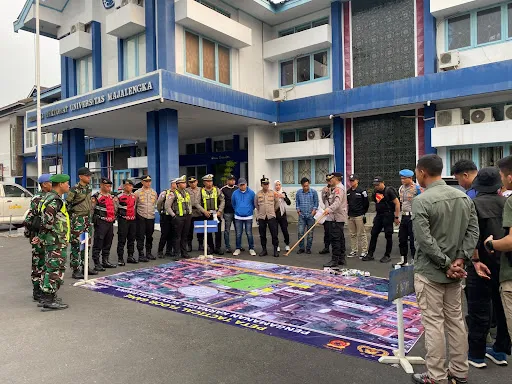 Kawal Event Spektakuler Karnaval SCTV 2026, Wakapolres Majalengka Pimpin Apel Pengamanan Ratusan Personel Gabungan di Kampus UNMA