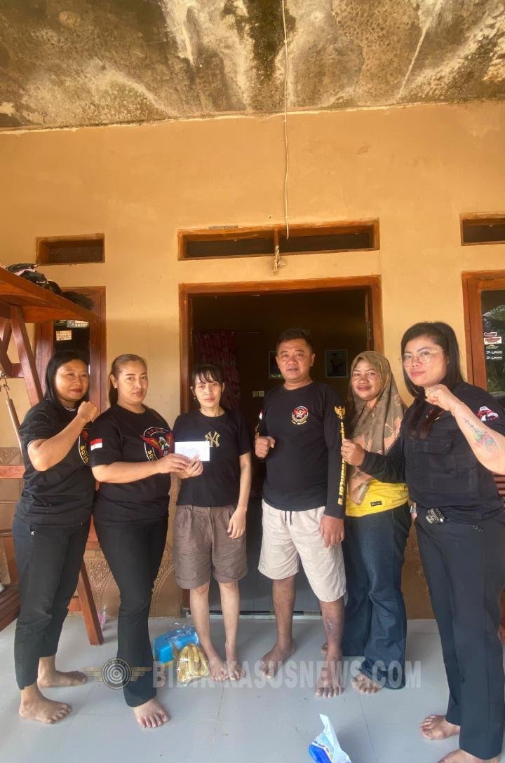 Jalin Persaudaraan, Srikandi Squad Nusantara DPC Jepara Jenguk Istri Anggota yang Sakit