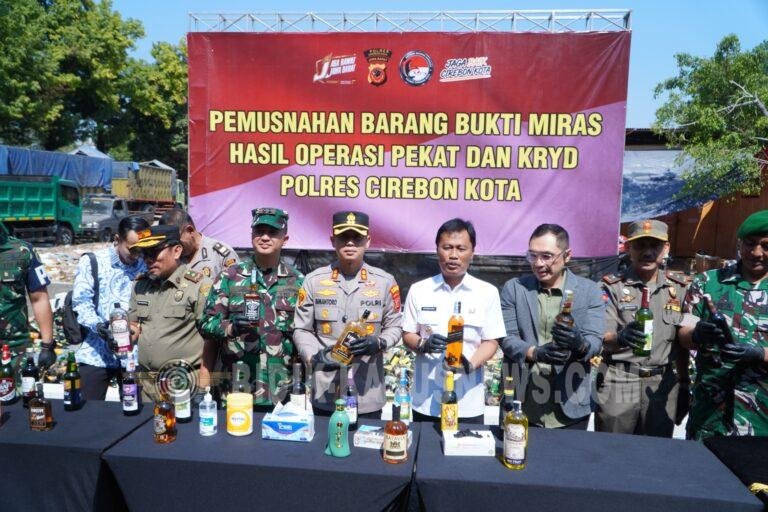 Polres Cirebon Kota Ungkap 23 Kasus Narkoba dan Musnahkan Ribuan Barang Bukti Hasil Operasi Pekat