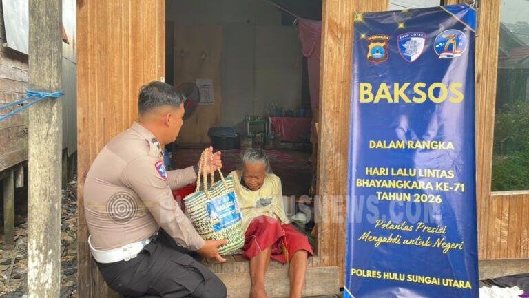 Sambut HUT Lalu Lintas Bhayangkara ke-71, Sat Lantas Polres HSU Gelar Bakti Sosial untuk Masyarakat