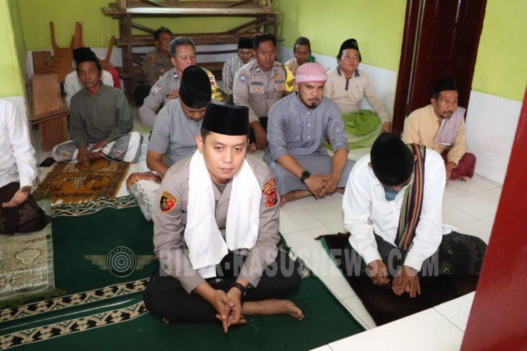 Kapolres Cirebon Kota Gelar Jumat Keliling di Masjid Agung Keramat Benda Kerep