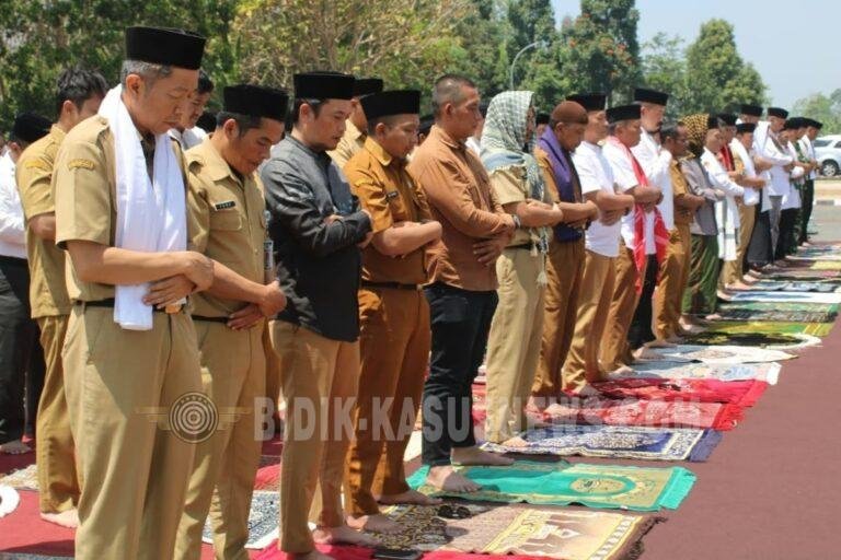 Pemkab Kuningan Gelar Salat Istisqa, Hadapi Kekeringan dan Ancaman Kebakaran