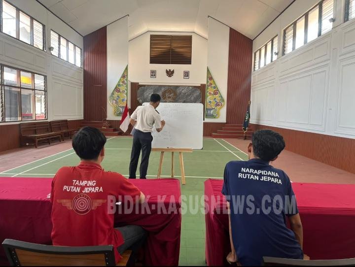 Persiapkan Mid Semester, Warga Binaan Rutan Jepara Ikuti Pembelajaran Matematika
