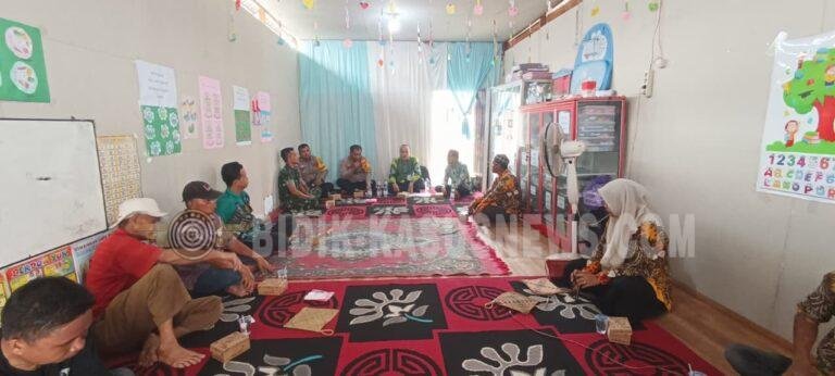 Kapolsek Danau Panggang Hadiri Pembentukan Panitia Pilkades Desa Baru 2026