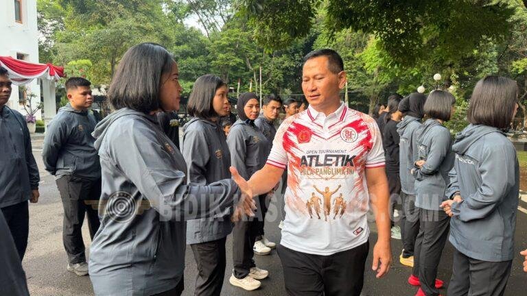 Pangdam III/Siliwangi Lepas Kontingen Karate Kodam III/Siliwangi untuk Berlaga di Kejuaraan Karate Piala Panglima TNI 2026