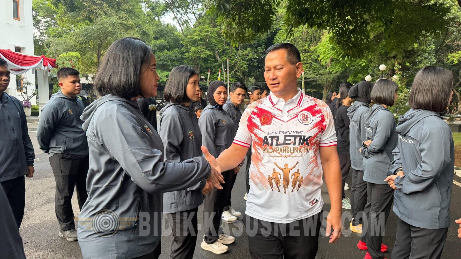 Pangdam III/Siliwangi Lepas Kontingen Karate Kodam III/Siliwangi untuk Berlaga di Kejuaraan Karate Piala Panglima TNI 2026