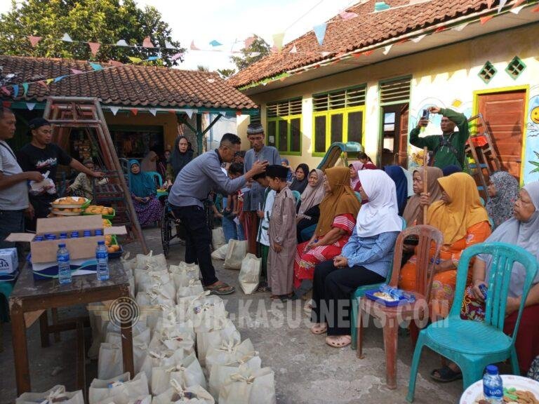 Usai Kejurda Grasstrack, Panitia Bagikan Sembako dan Santunan untuk Warga Sekitar Sirkuit