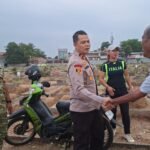 Kapolsek Jatinegara Pantau Kober Rawabunga, Pastikan Warga Nyaman Beraktivitas di Malam Hari