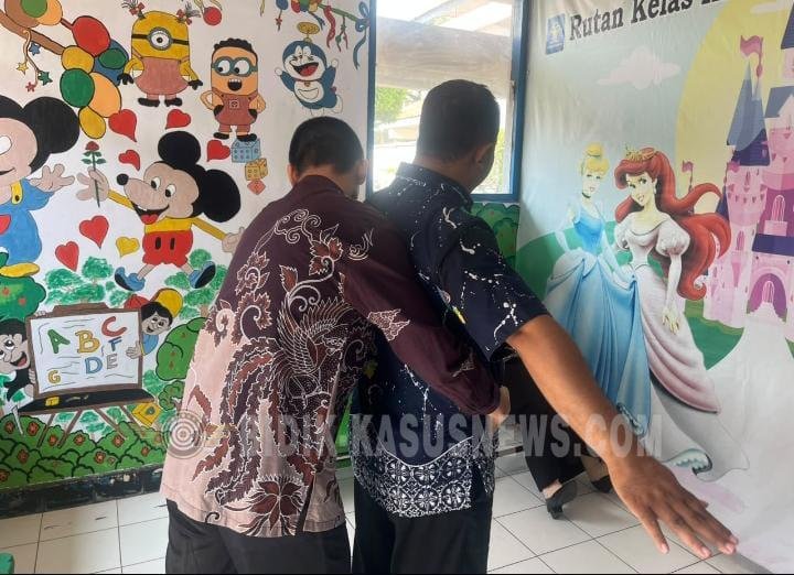 Cegah Barang Terlarang Masuk Rutan, Petugas Periksa Barang dan Badan Pengunjung