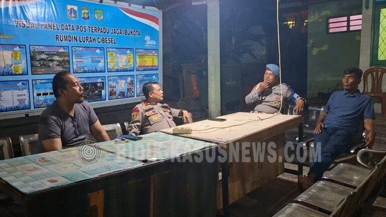 Kapolsek Jatinegara Turun Langsung Pimpin Operasi Malam, Pemotor Lawan Arah Jadi Perhatian