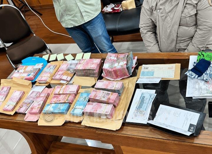 KPK Temukan USD, SGD dan Perhiasan Saat Geledah BPN Jatim