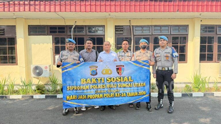 Sambut Hari Jadi Propam Polri ke-24, Sipropam Polres HSU Gelar Bakti Sosial di Langgar Muhajirin