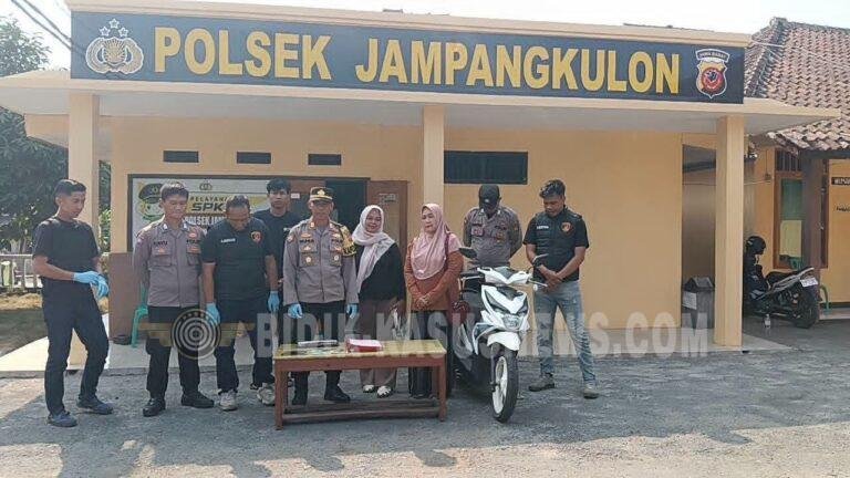 Polsek Jampangkulon Serahkan Motor Bukti Perkara Dugaan Penipuan dan Penggelapan
