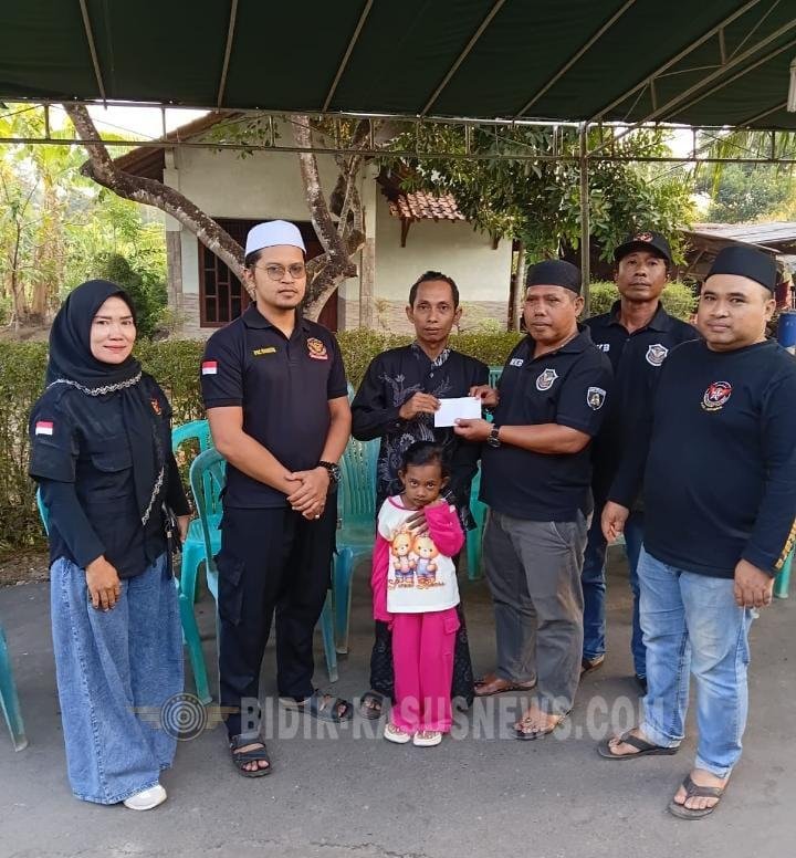 Solidaritas SN Bangsri, Ketua PAC Anto Gayor Bersama Anggota Takziah ke Kediaman Mas Ucil
