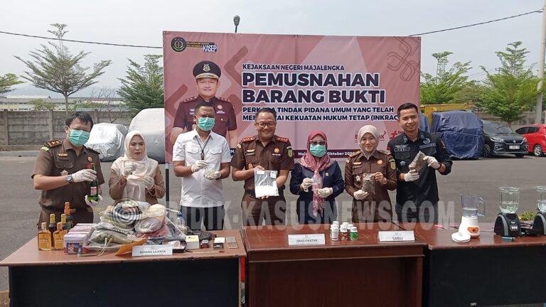Kejari Majalengka Musnahkan Barang Bukti 28 Perkara Inkrah, Sabu 32,19 Gram Ikut Dimusnahkan