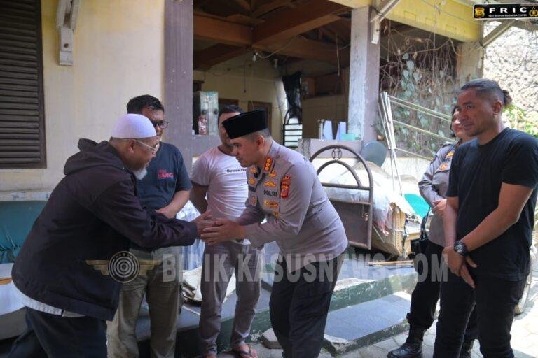 Wujud Empati dan Soliditas Kemitraan, Kabid Humas Polda Jabar Bertakziah atas Wafatnya Ibunda Remy Suryadi (Wartawan Koran Gala)