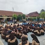 Edukasi Tertib Berlalu Lintas Sejak Dini, Sat Lantas Polres Kuningan Gelar Program Polisi Sahabat Generasi Muda di SMPN 1 Selajambe
