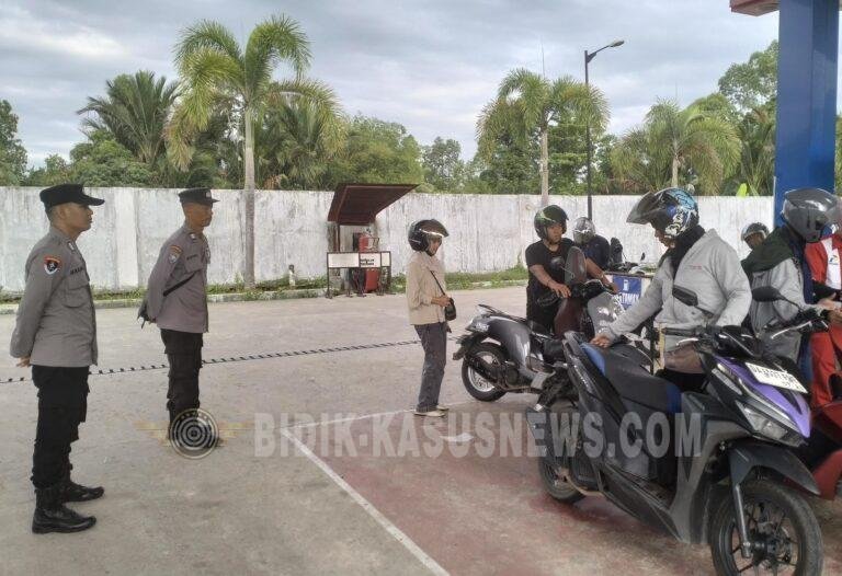 Polsek Amuntai Selatan Pantau Distribusi BBM di SPBU Panyiuran, Situasi Kondusif