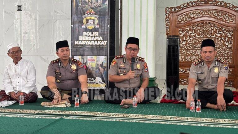 Lewat Program Jumling, Polres HSU Dekatkan Diri dengan Warga Desa Lok Suga dan Siap Dengarkan Aspirasi
