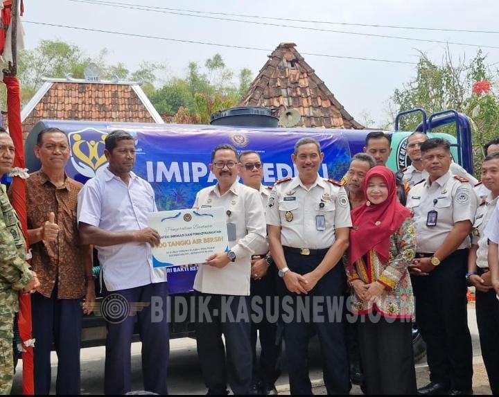 Semarak Hari Bakti Kemenimipas ke-2, Rutan Jepara Gelar Bakti Sosial dan Salurkan Air Bersih untuk Masyarakat