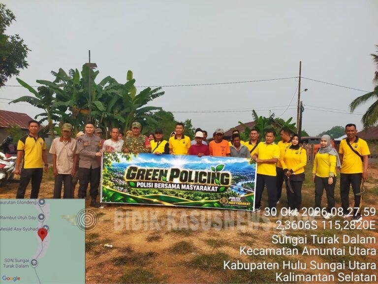 Polsek Amuntai Utara Bersama Warga Tanam Pohon di TPU Sungai Turak Dalam, Dukung Gerakan Green Policing
