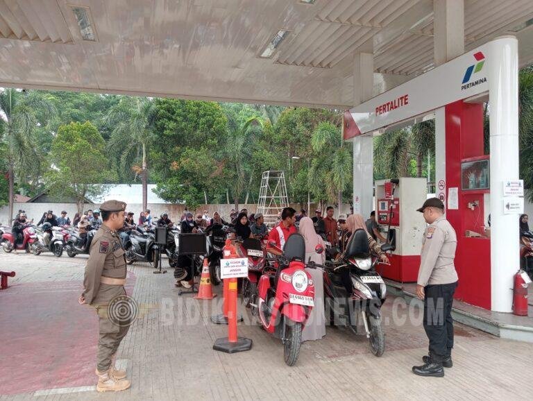 Polsek Amuntai Utara Pantau Distribusi BBM di Dua SPBU, Pastikan Pelayanan Berjalan Lancar dan Kondusif